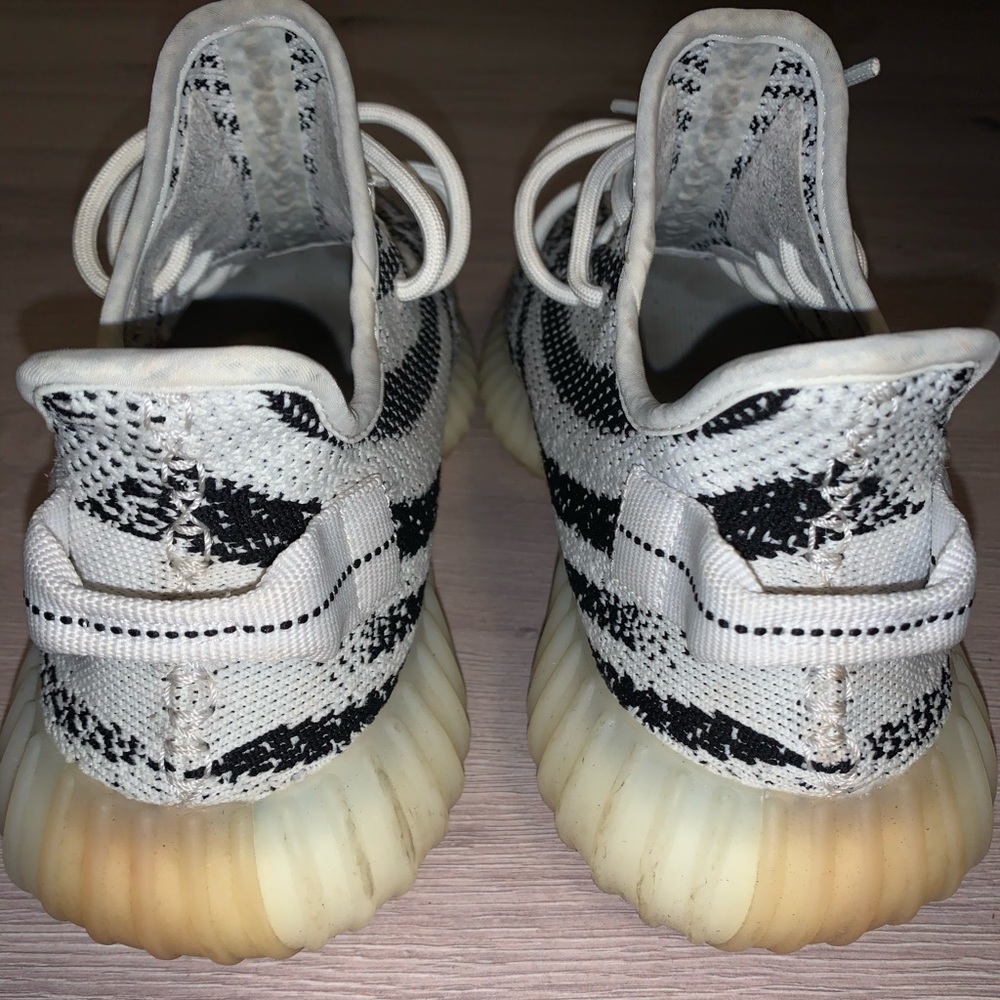 Yeezy Boost 350 V2 Zebra - Picture 2 of 6